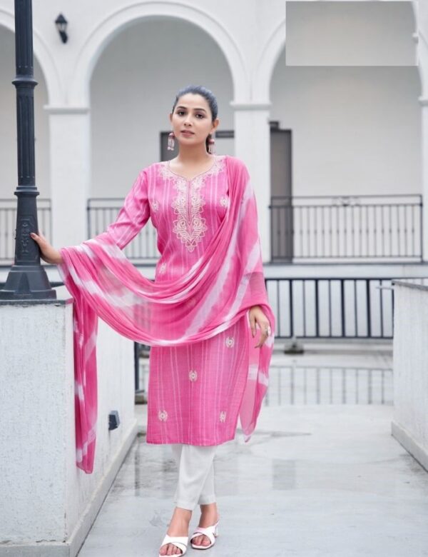 Casual Wear Lucknowi Work Kurta Set With Dupatta 1001