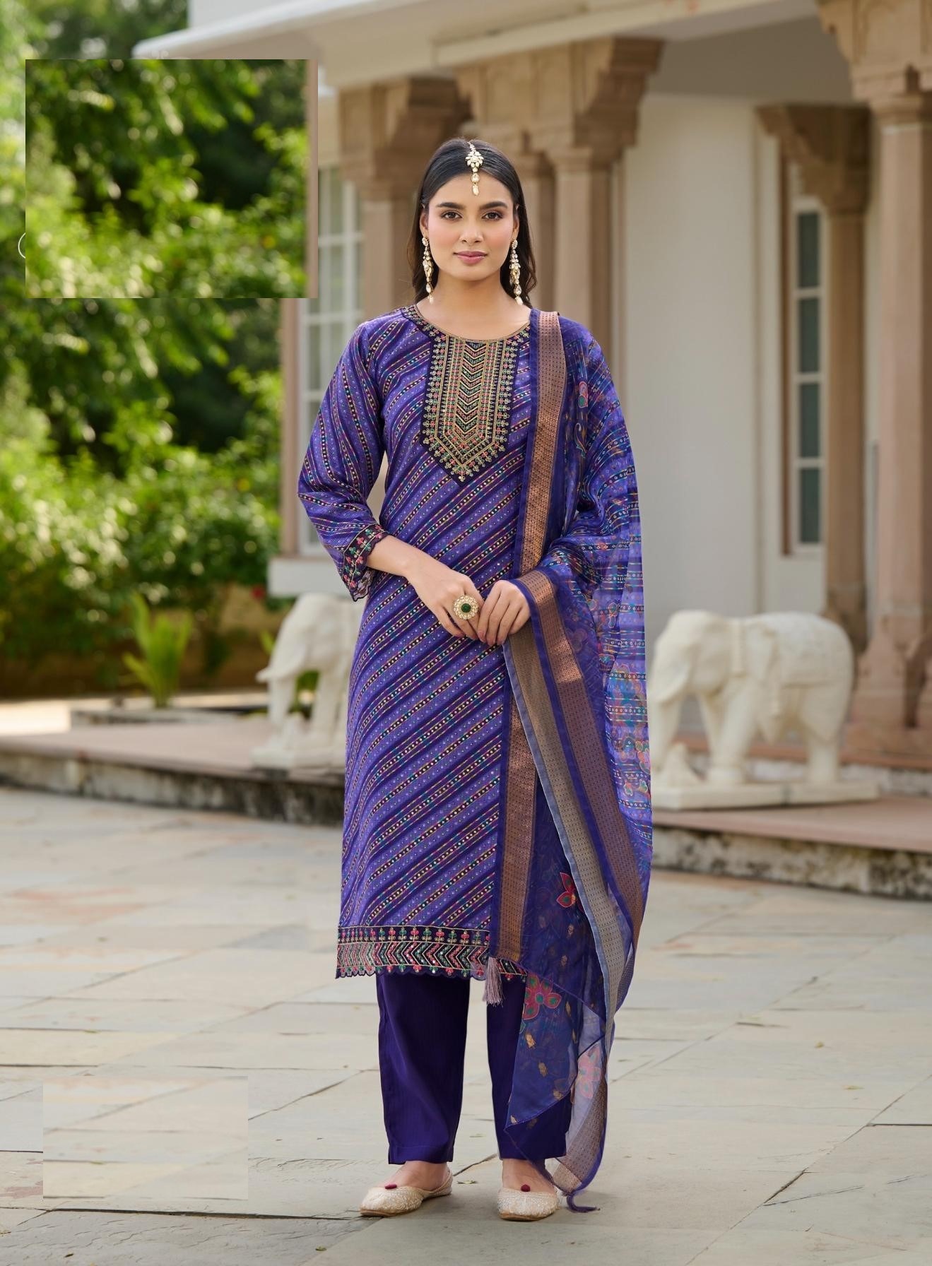 Traditional Look Bandhani & Leriya Print With Embroidery Salwar Suits 2001 - Image 4