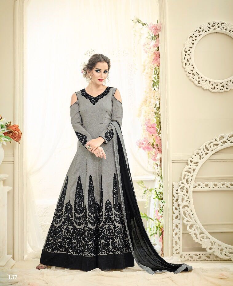 X lady Tapeta silk gown