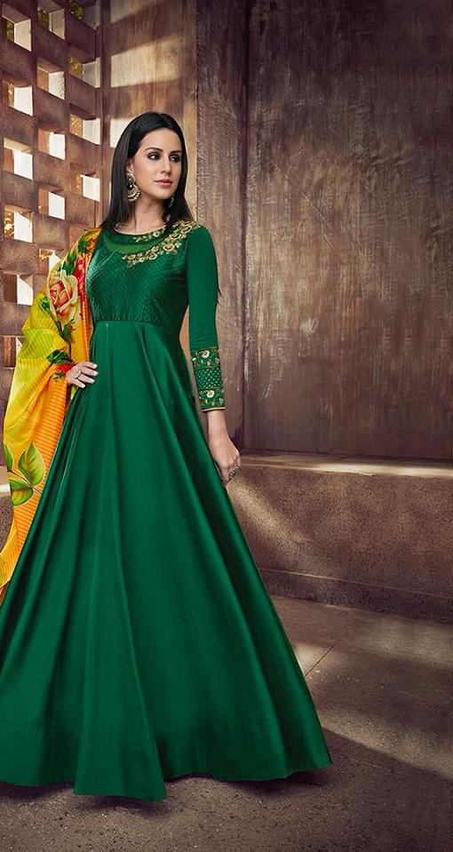 Tapeta Silk Ethnic Gowns 39003 Aarshi Fashions